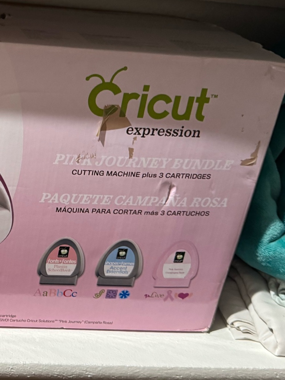 Cricut Expression Pink and White Cutting Machine Bundle - Picture 2 of 2